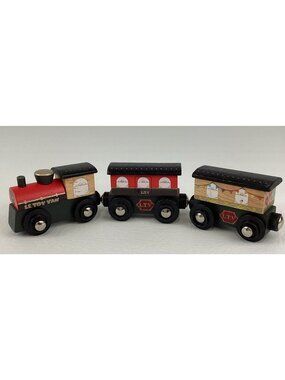 Le Toy Van Royal Express Wooden Railway Toy Train Carraige Set Magnetic TV710